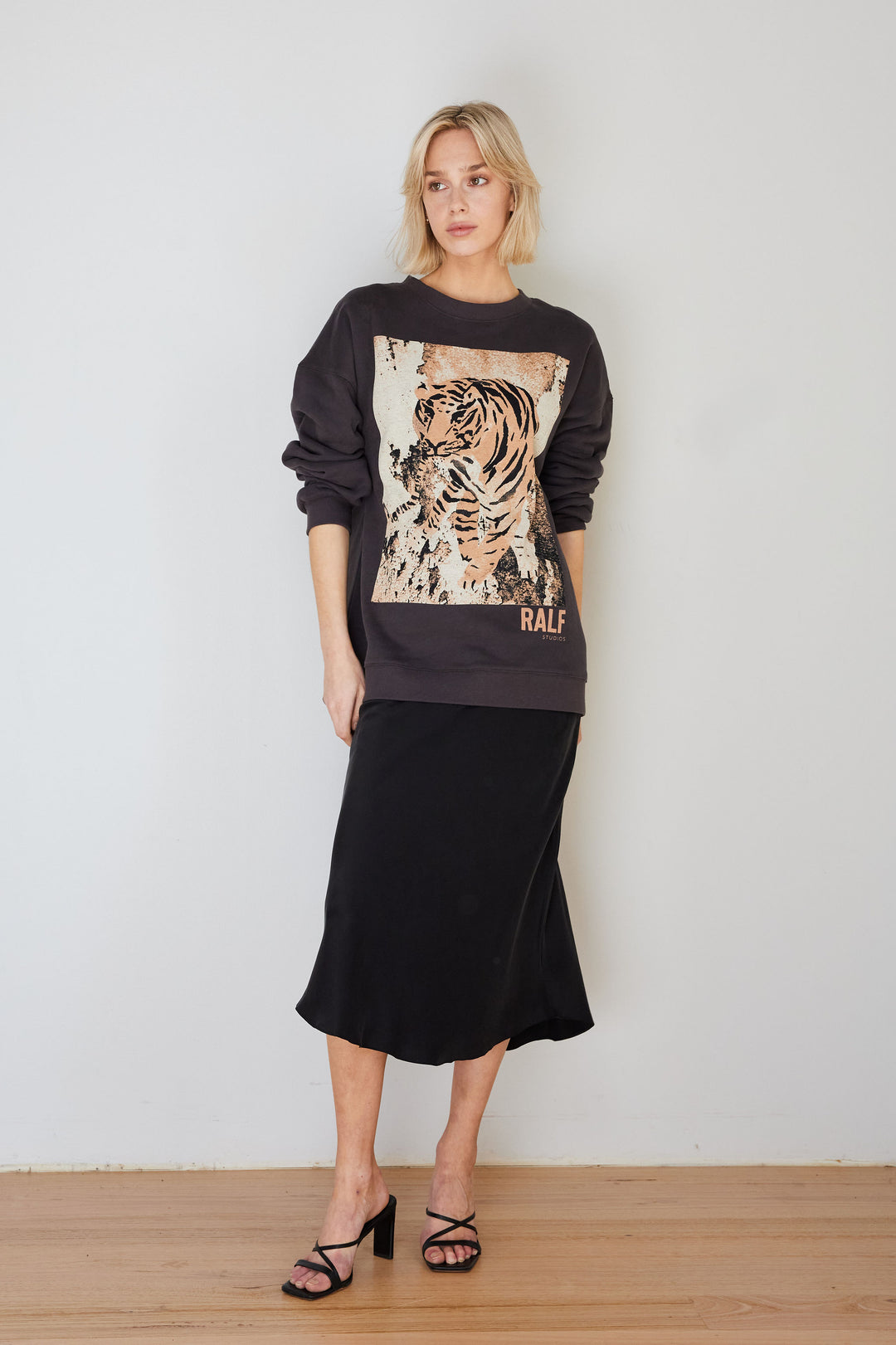 SWEAT SHIRT WASHED BLACK