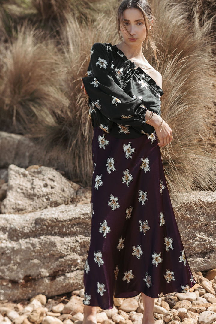 Tallow Skirt Merlot Lillies