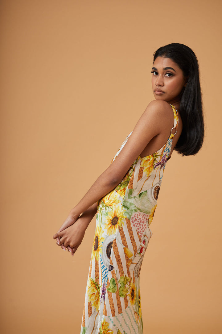 CRUMPET DRESS GOOD MORNING