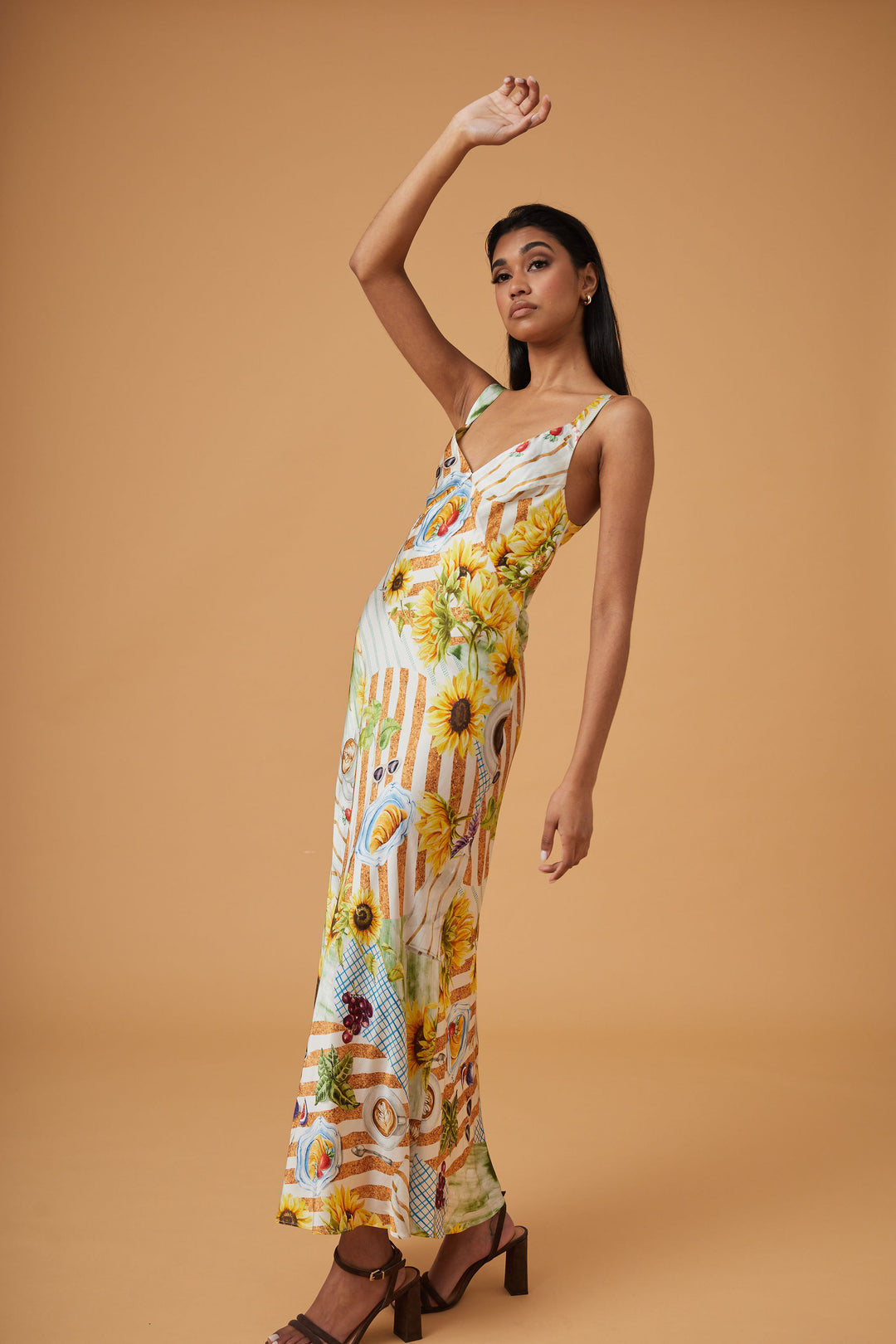 CRUMPET DRESS GOOD MORNING