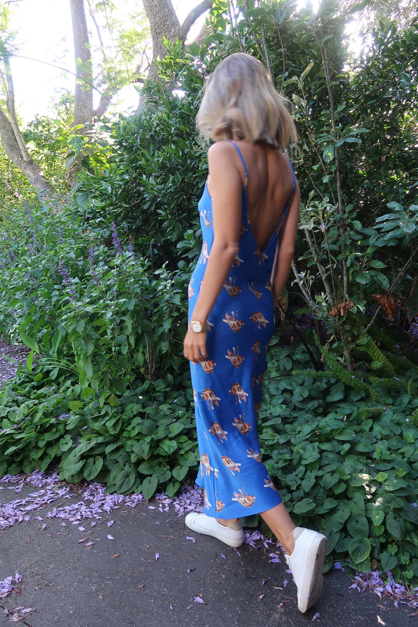 Blue silk dress, relaxed fit with tiger print